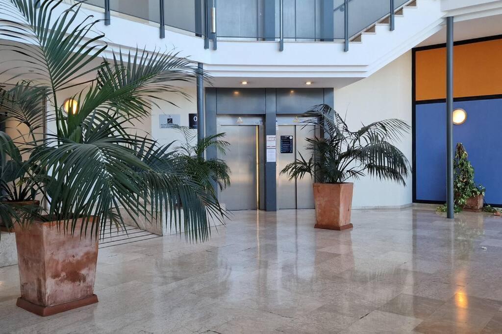 Apartment With Free Parking And Pool Bormujos Eksteriør bilde