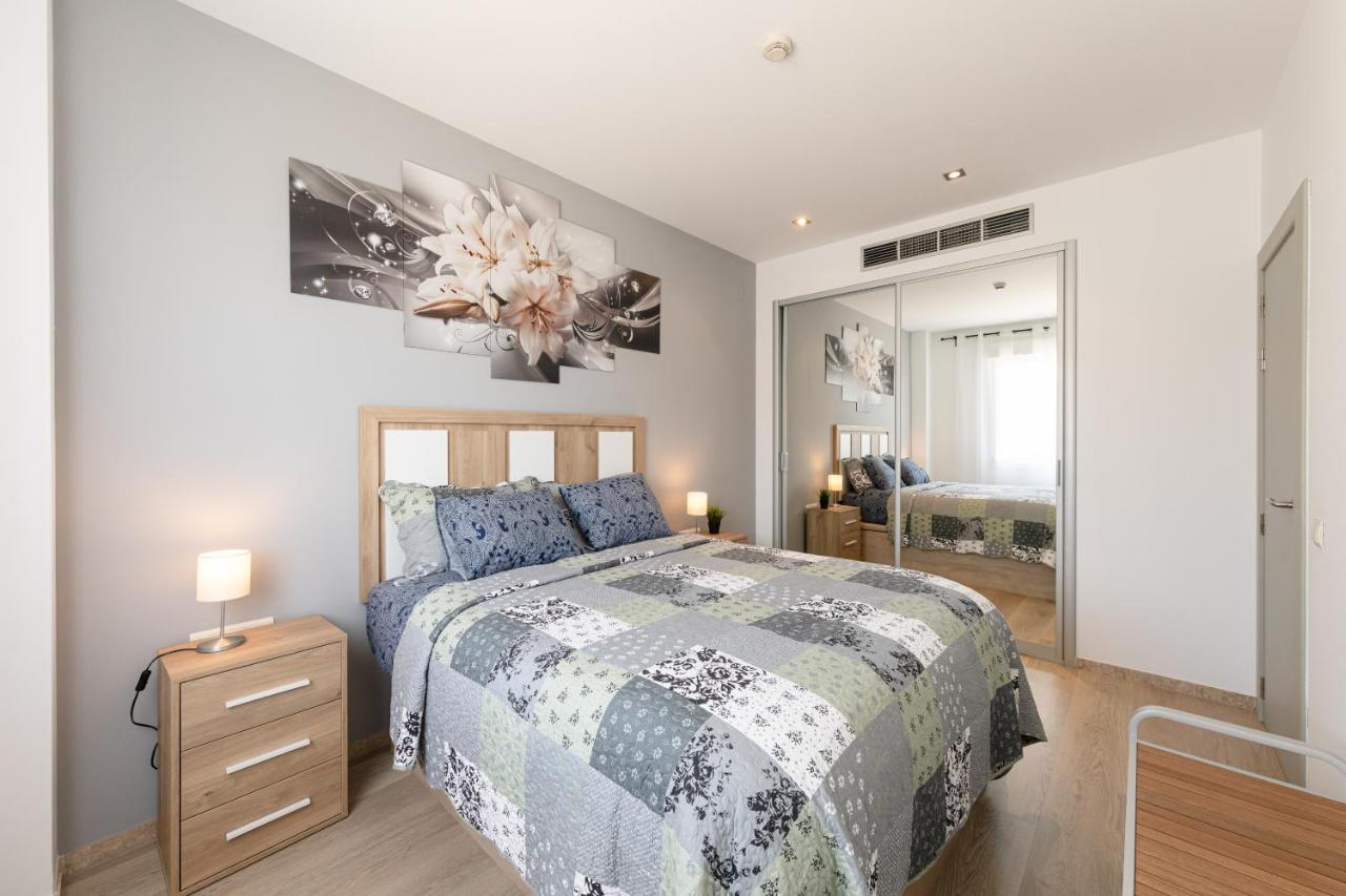 Apartment With Free Parking And Pool Bormujos Eksteriør bilde