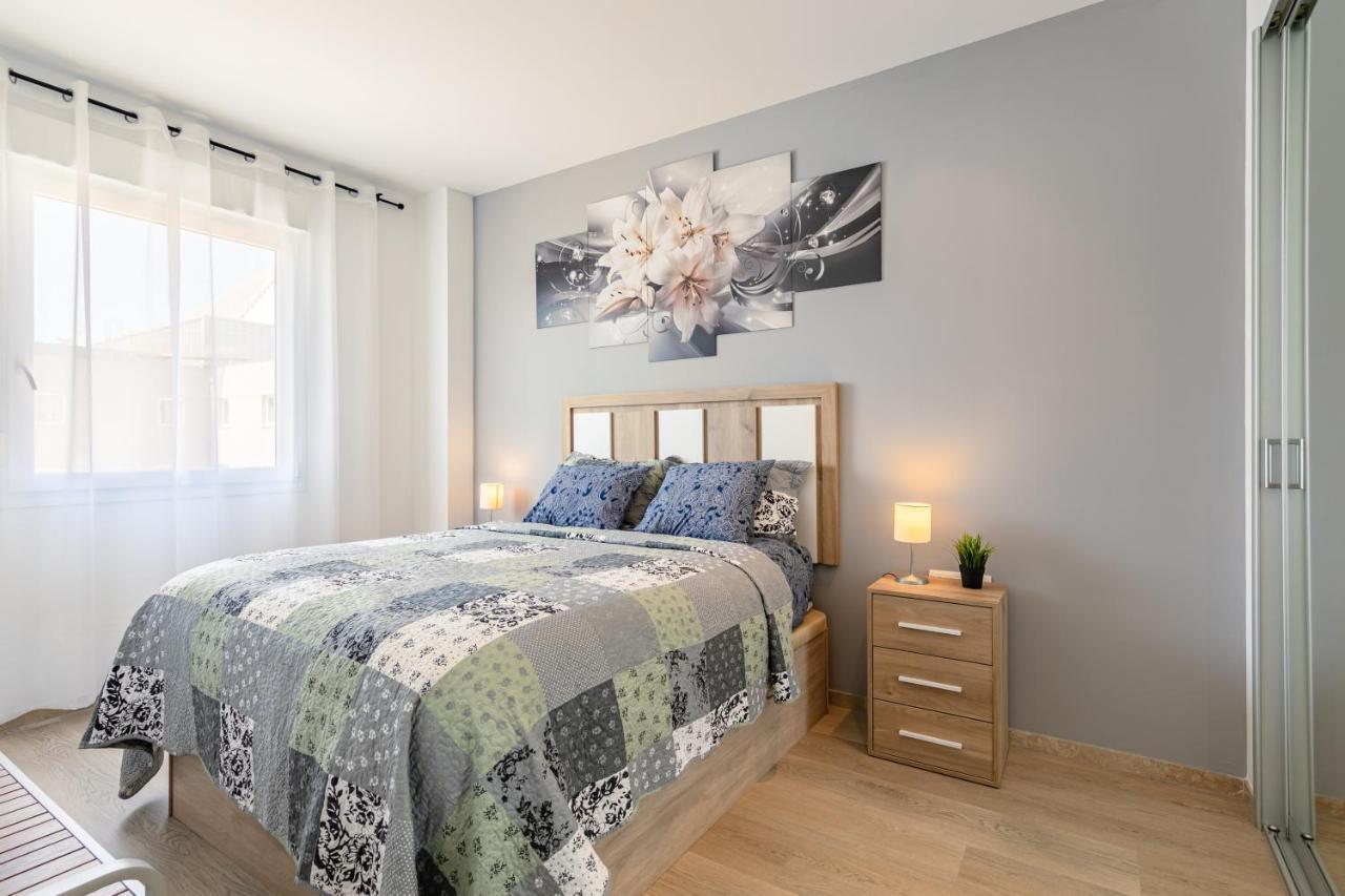 Apartment With Free Parking And Pool Bormujos Eksteriør bilde