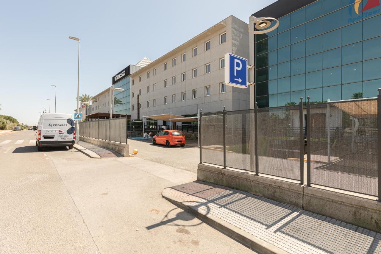 Apartment With Free Parking And Pool Bormujos Eksteriør bilde