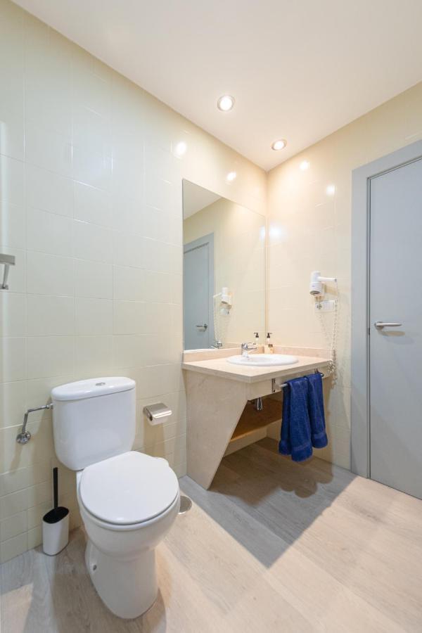 Apartment With Free Parking And Pool Bormujos Eksteriør bilde