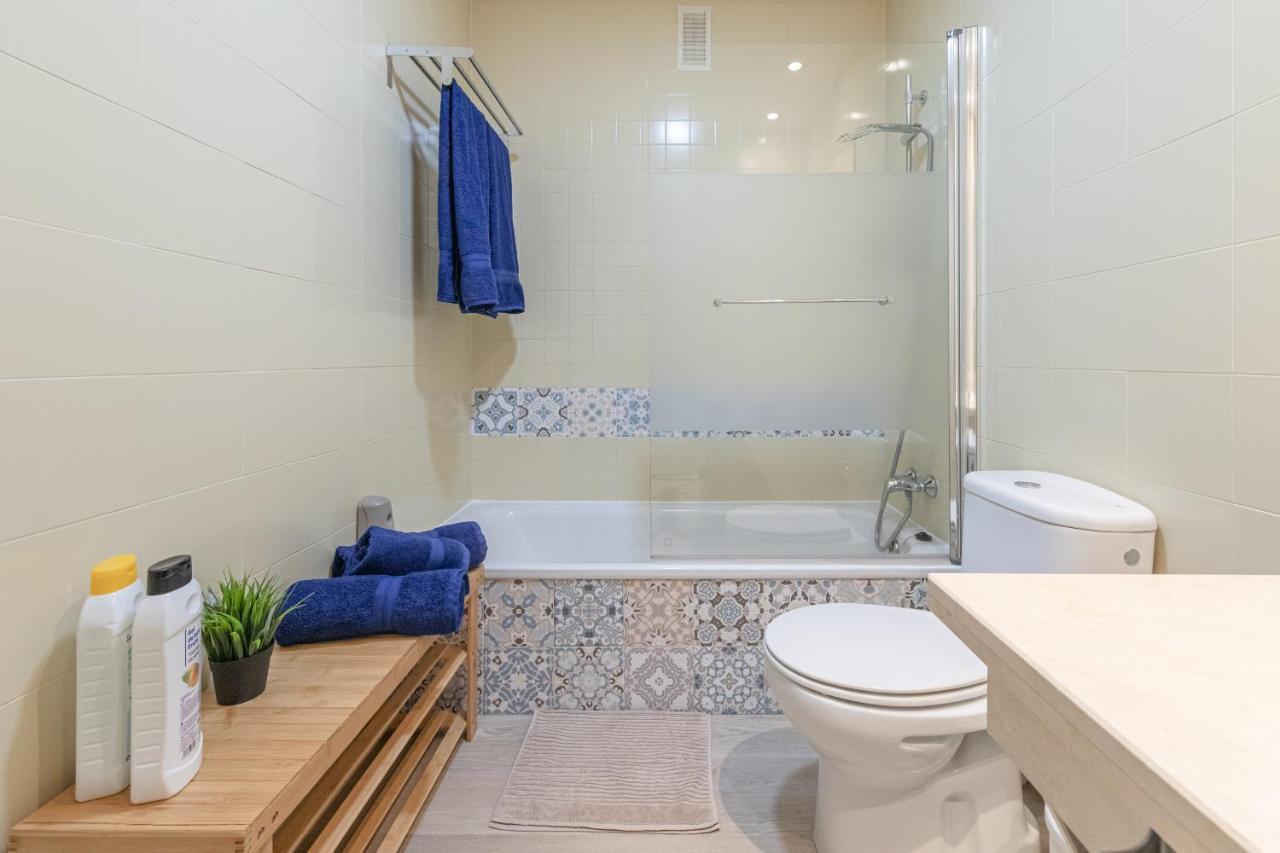 Apartment With Free Parking And Pool Bormujos Eksteriør bilde